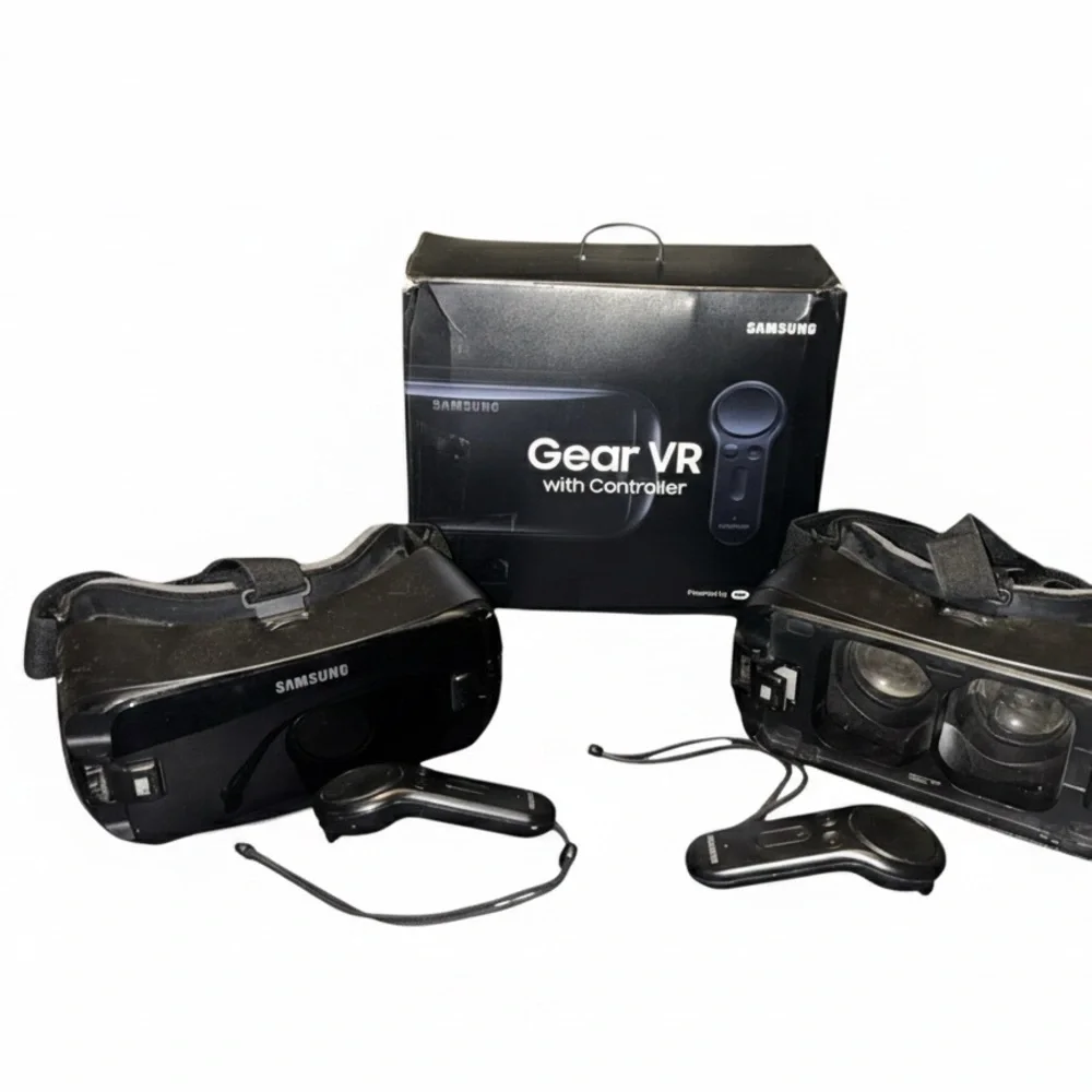 Samsung Gear VR Headset with Controller - Black